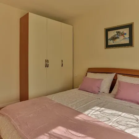 Apartment Almond Pula