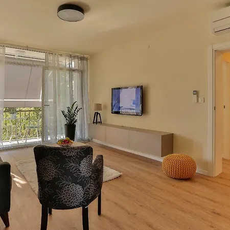 Apartment Almond Pula