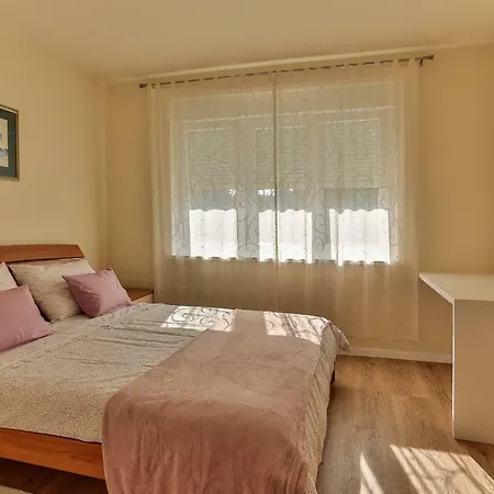 Apartment Almond Pula